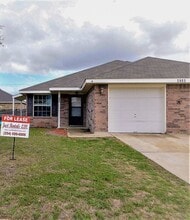 Building Photo - 2803 Lucille Dr