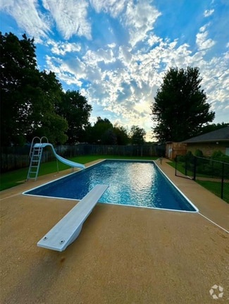 Building Photo - 814 Hickory Stick Dr