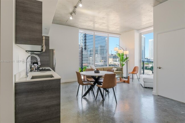 Foto del edificio - 151 SE 1st St