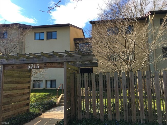Building Photo - 5715 Harpers Farm Rd
