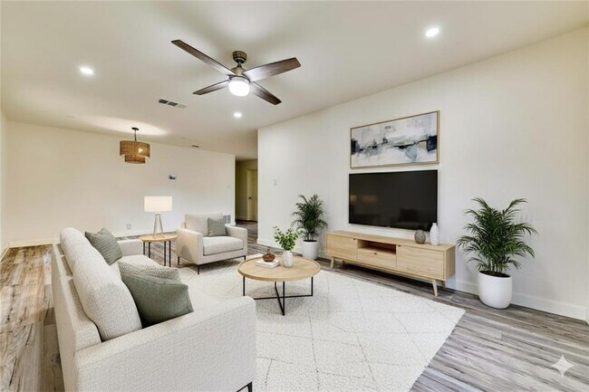 Foto del edificio - 6807 Trendal Ln