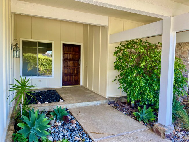 Building Photo - 1450 Lachman Ln