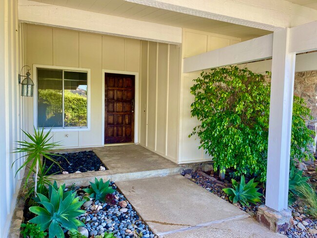Foto del edificio - 1450 Lachman Ln