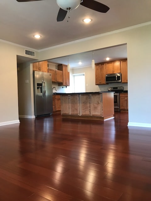Building Photo - 302 Newcastle Dr