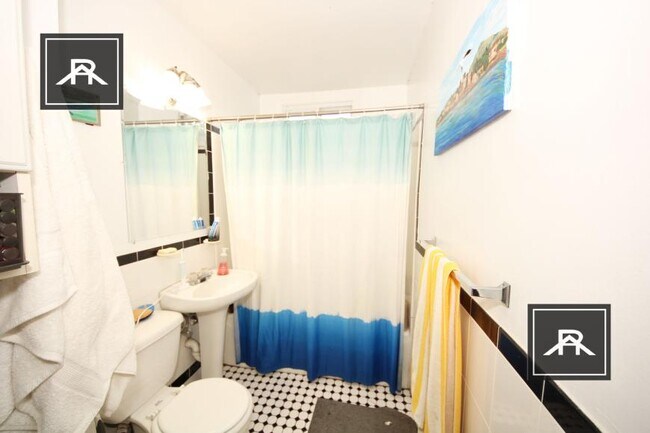 Photo - 4 bedroom in Watertown MA 02472 Apartment