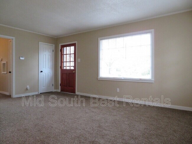 Building Photo - 3429 Parker Ave