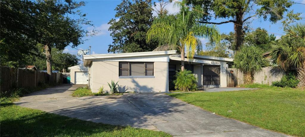 Primary Photo - 2027 BENTLEY ST