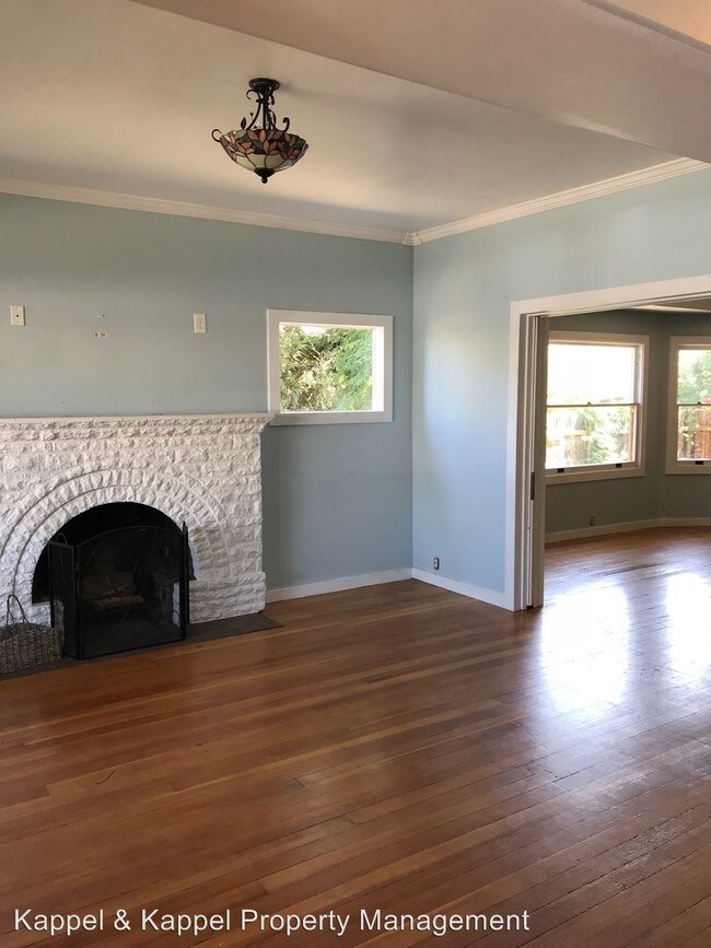 Building Photo - 3 br, 1.5 bath House - 230 E Mayes Street