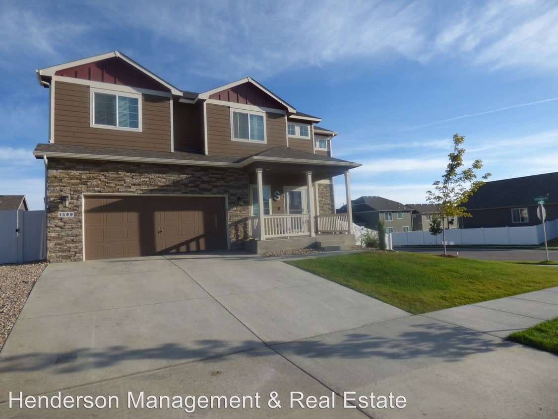 Primary Photo - 4 br, 2.5 bath House - 1500 Murrlet St.