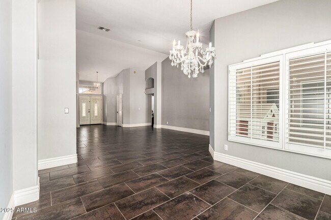 Foto del edificio - 6024 W Donald Dr