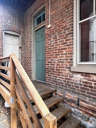 Building Photo - 113 E Franklin St