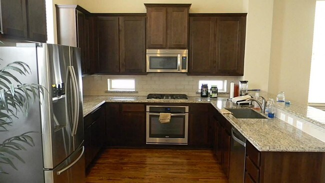 Building Photo - 2021 Fannin Sta