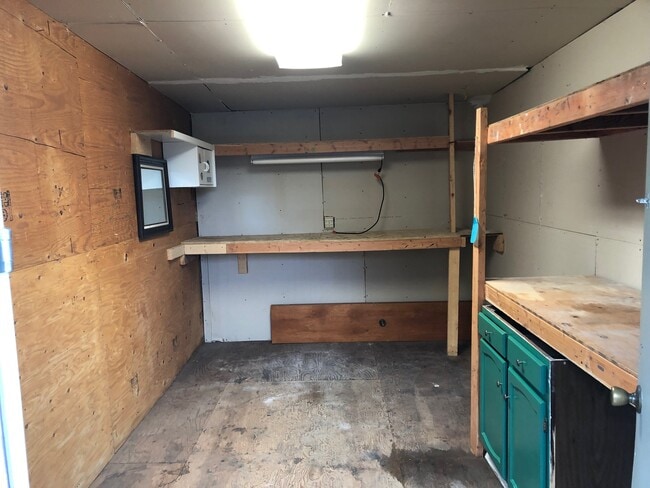 Storage Unit Adjacent - 610 Dell Plz