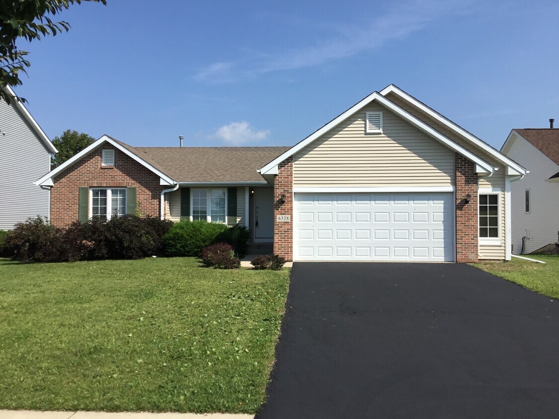 6328 Sunnybrook Lane House Rental in Machesney Park, IL