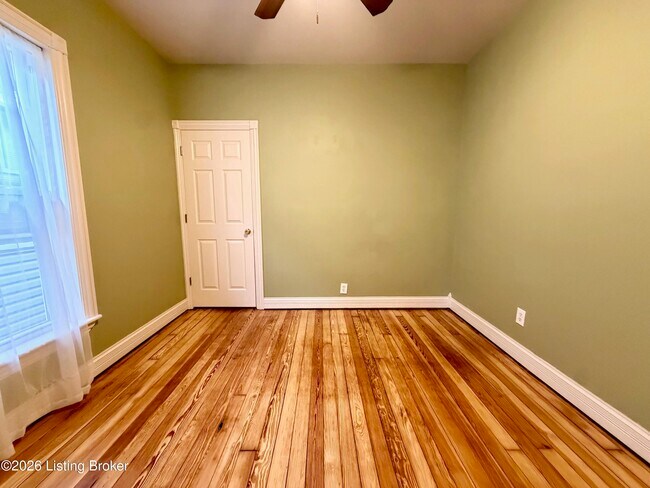 Foto del edificio - 1915 Culbertson Ave