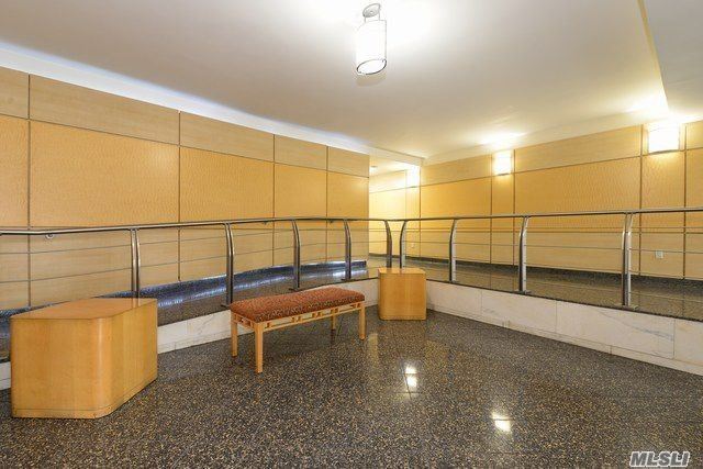 Foto del edificio - 61-45 98th St