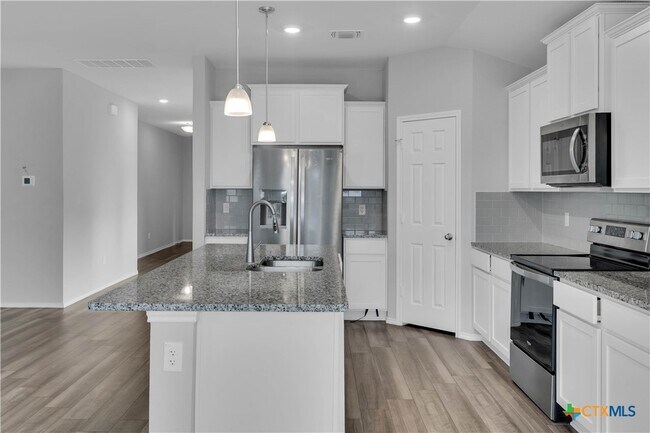 Building Photo - 1303 Prospector Trl