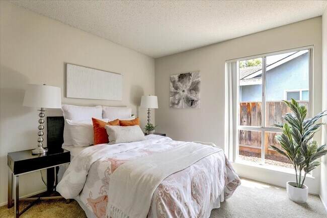 Foto del edificio - 923 Henderson Ave