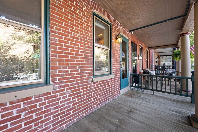 Foto del edificio - 1516 N Clayton St