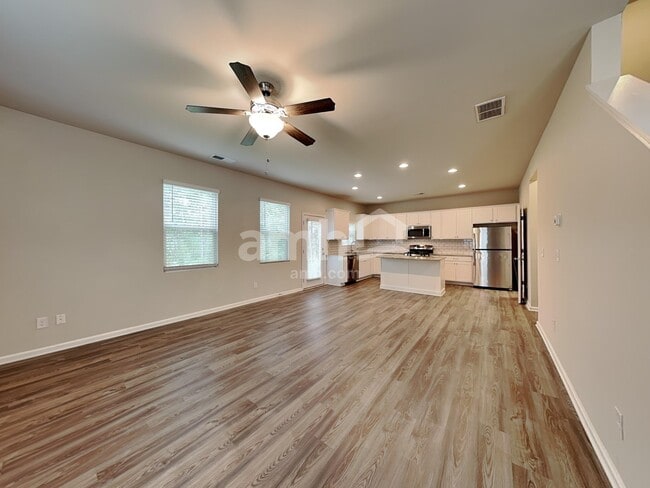 Building Photo - 107 Omega Ct