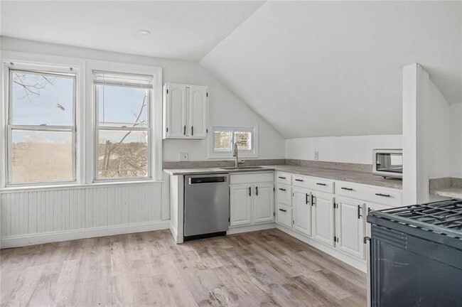 Foto del edificio - 123 Radcliffe Ave