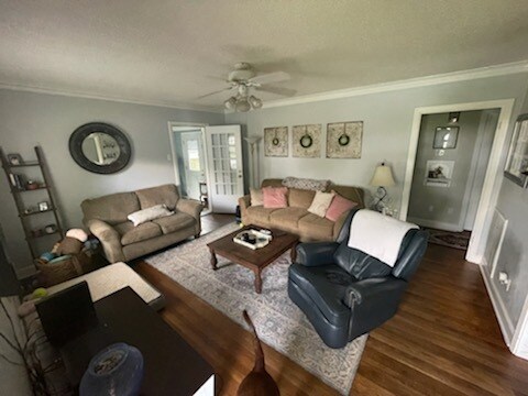 Photo - 707 Moss Rd House