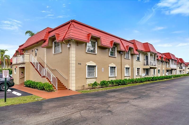 501 SE 8th St Unit 205, Deerfield Beach, FL 33441 Condo for Rent in