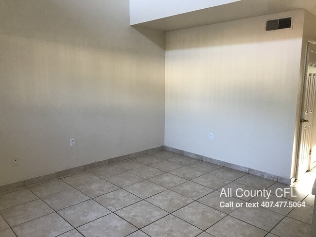 Building Photo - 4003 Woodfern Dr