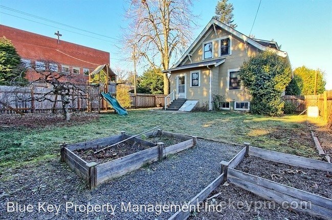 Foto del edificio - 7604 SE Morrison St