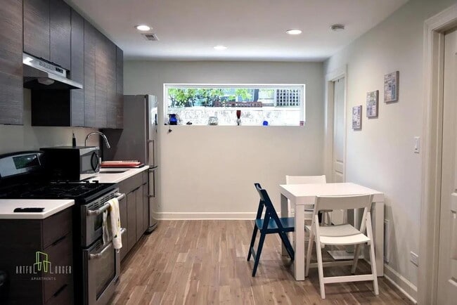 Foto del edificio - 419 W Eugenie St