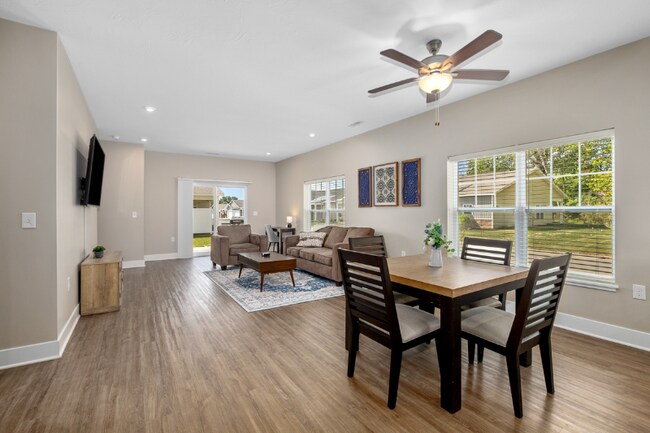 Building Photo - 3854 Muscat Dr