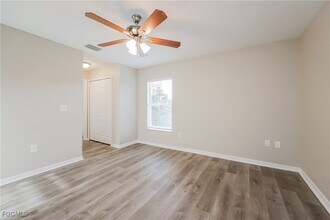 Building Photo - 2614 43rd St W