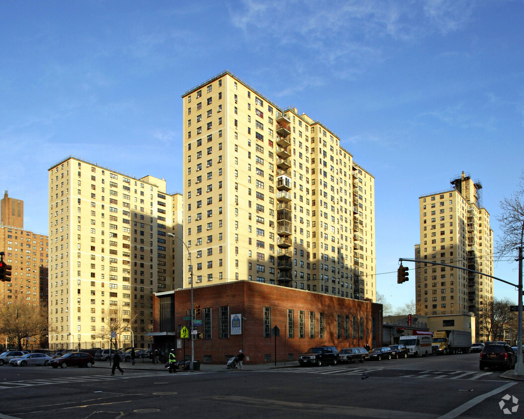 Building Photo - Masaryk Tower