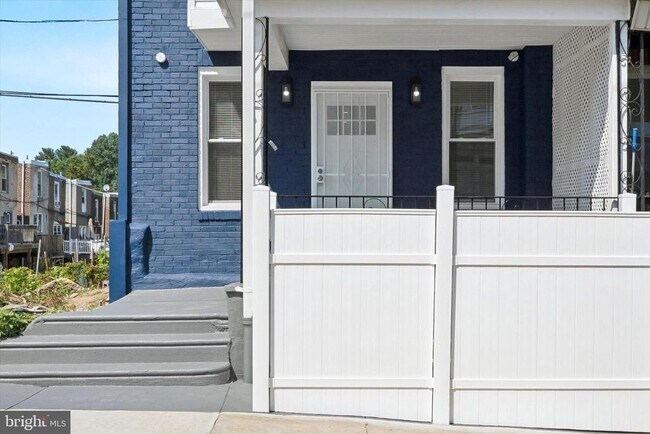 Foto del edificio - 6131 McMahon St
