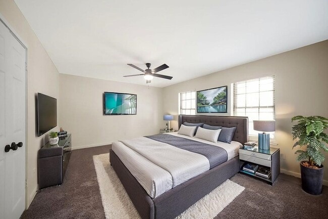 Building Photo - 5206 Vagas Dr