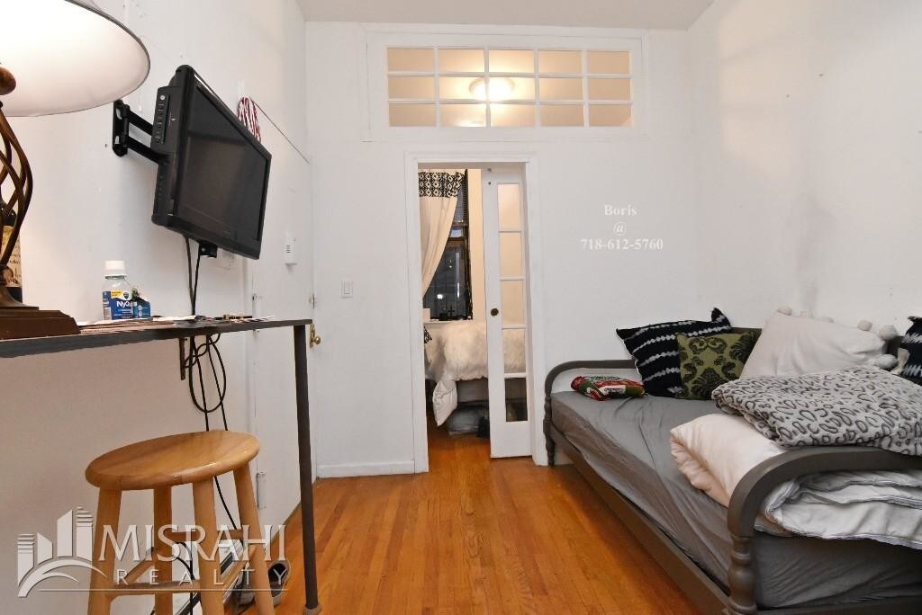 Primary Photo - 190 Orchard St