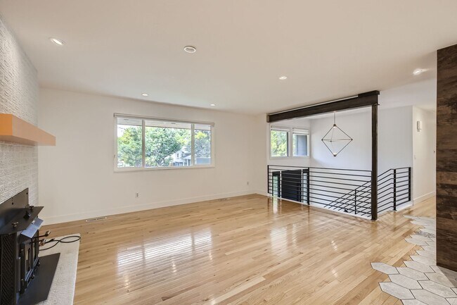 Foto del edificio - Sleek 4 bed, 3 bath N. Boulder Home!
