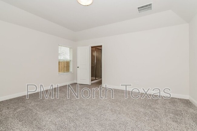 Building Photo - 715 Parrino pkwy