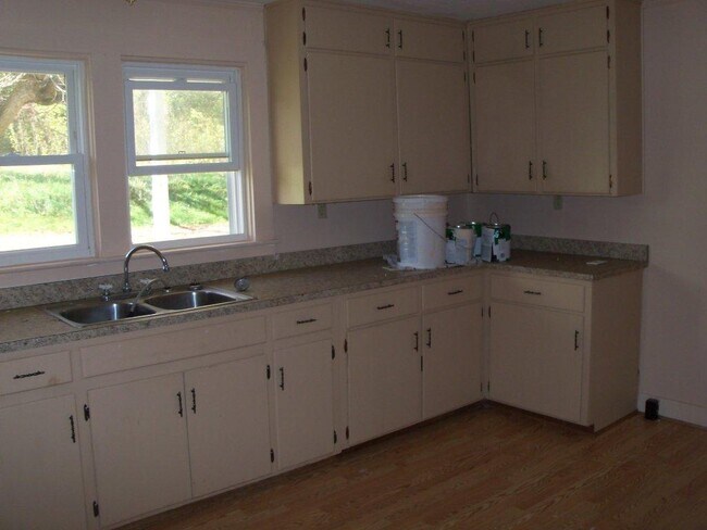 Building Photo - 156 Chestnut Hill Cove