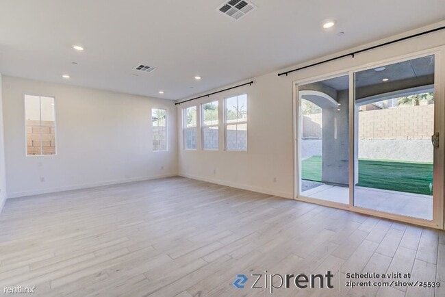 Building Photo - 3 br, 2.5 bath House - 35431 Bains Ave, Pa...
