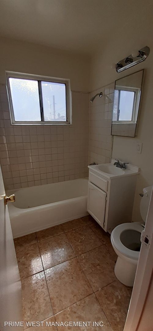 Foto del edificio - 11418 S Main St