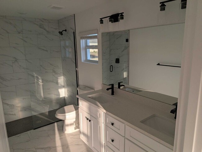 Foto del edificio - 1423 NE 12th Pl