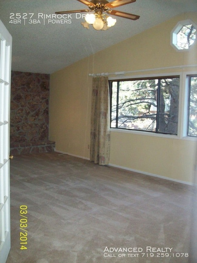 Building Photo - 2527 Rimrock Dr