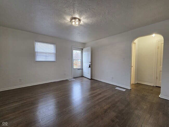 Foto del edificio - 702 W 23rd St