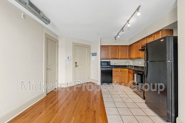 Building Photo - 4244 Chouteau Ave