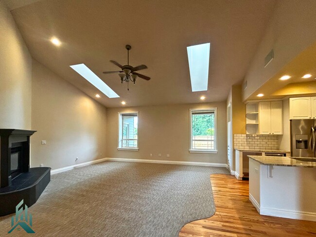 Foto del edificio - Modern and Spacious 3 Bed/2.5 Bath Home