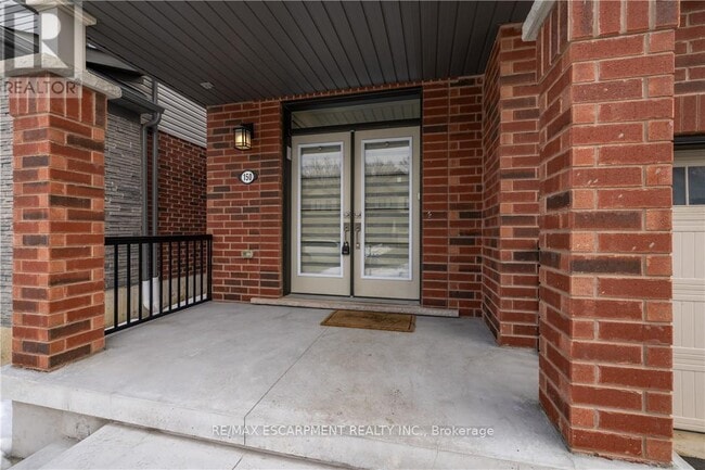 Photo du bâtiment - 150 Cactus Cres