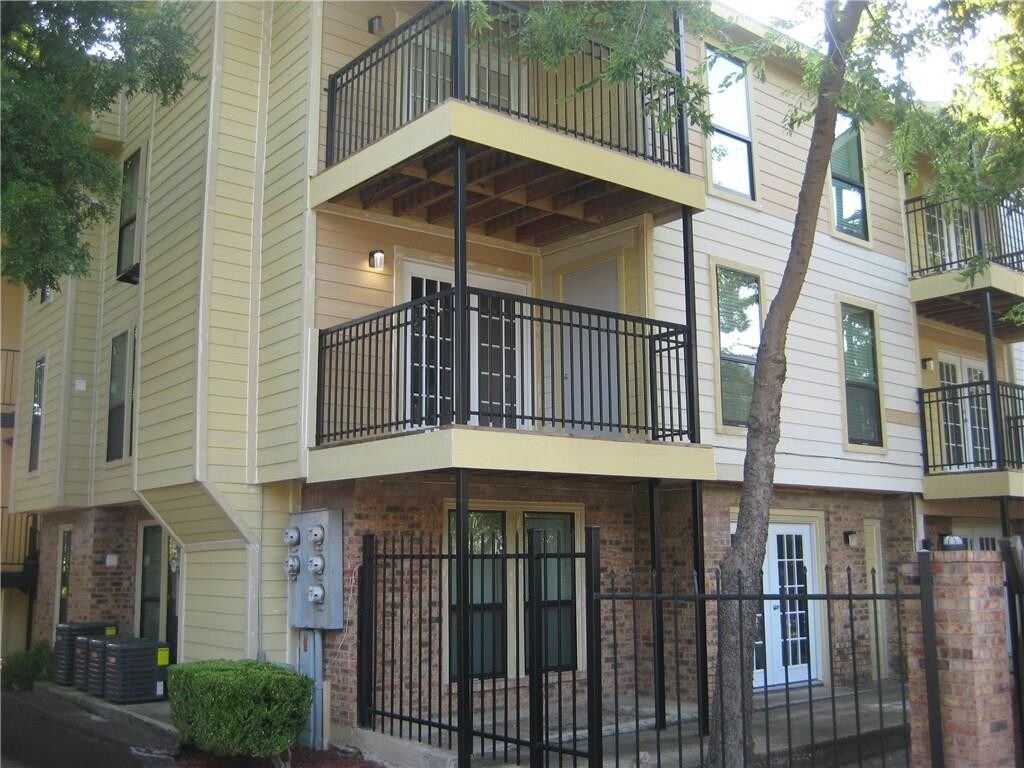 Foto principal - 5851 Phoenix Dr
