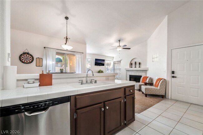 Foto del edificio - 2251 Wigwam Pkwy