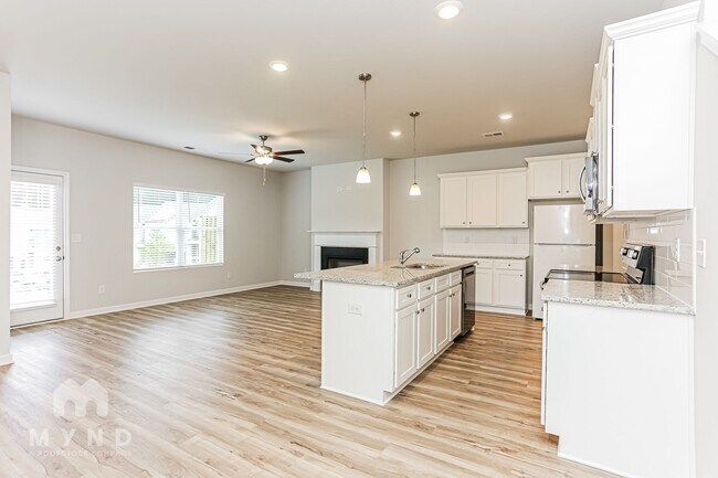 Foto del edificio - 405 Camrose Ave